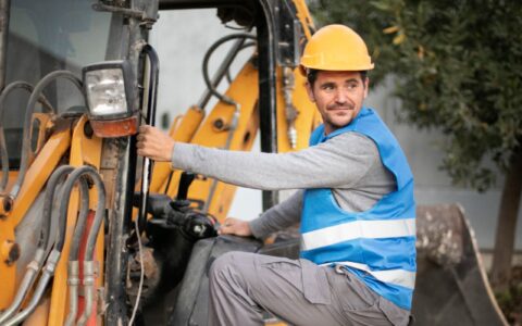 Choosing the Right Heavy Equipments Installation Contractors: What to Consider